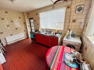 Kitchen- click for photo gallery